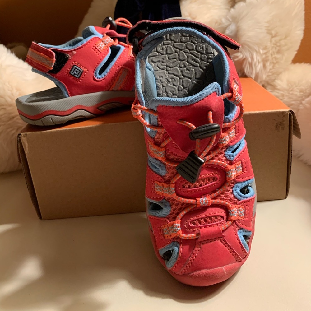 Dream Pairs Kids’ Outdoor Sandals – Size 1 – Red/Blue
